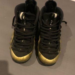 Nike foamposites black and gold size 9
